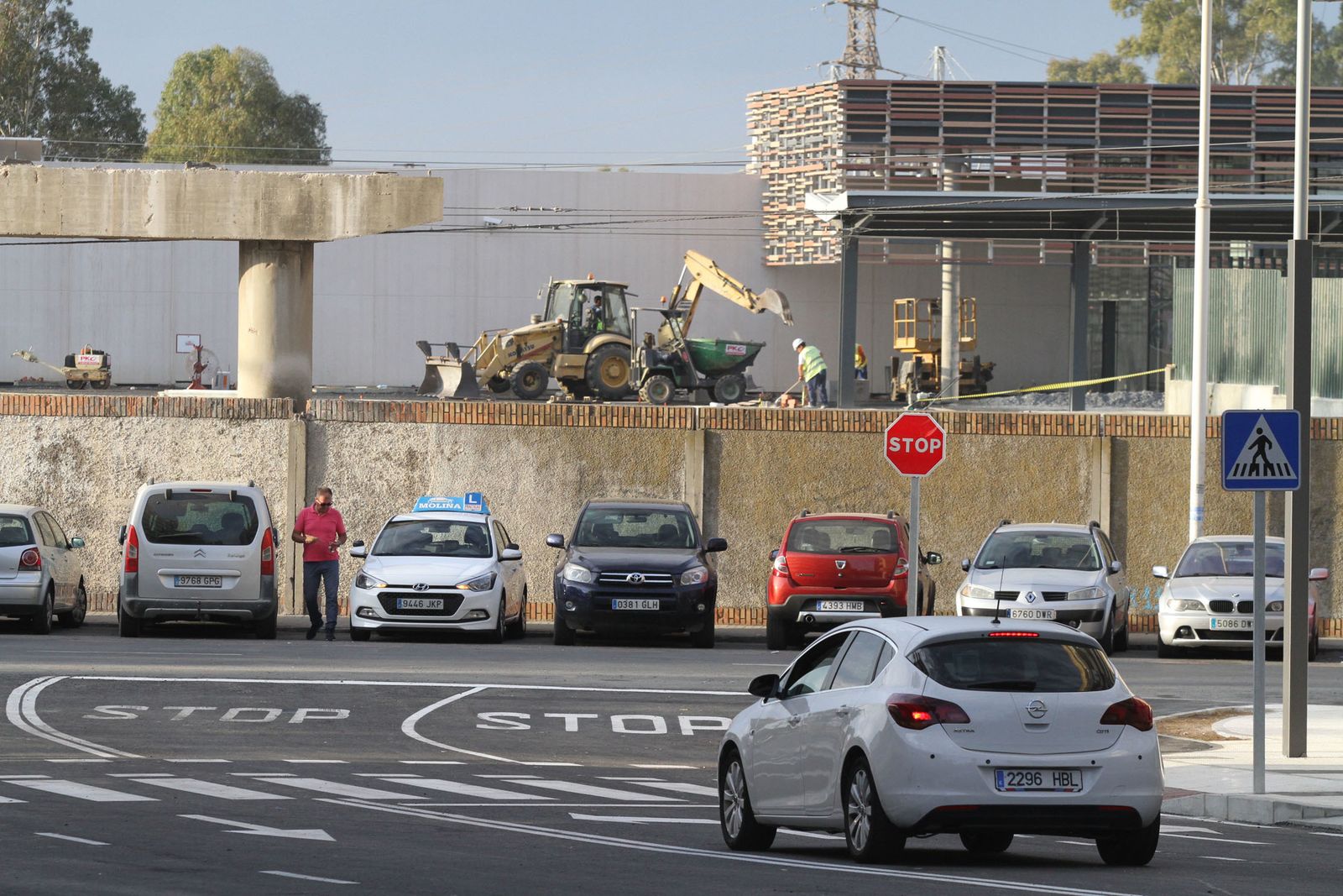 Reapertura de la Avenida de Cádiz al tráfico.