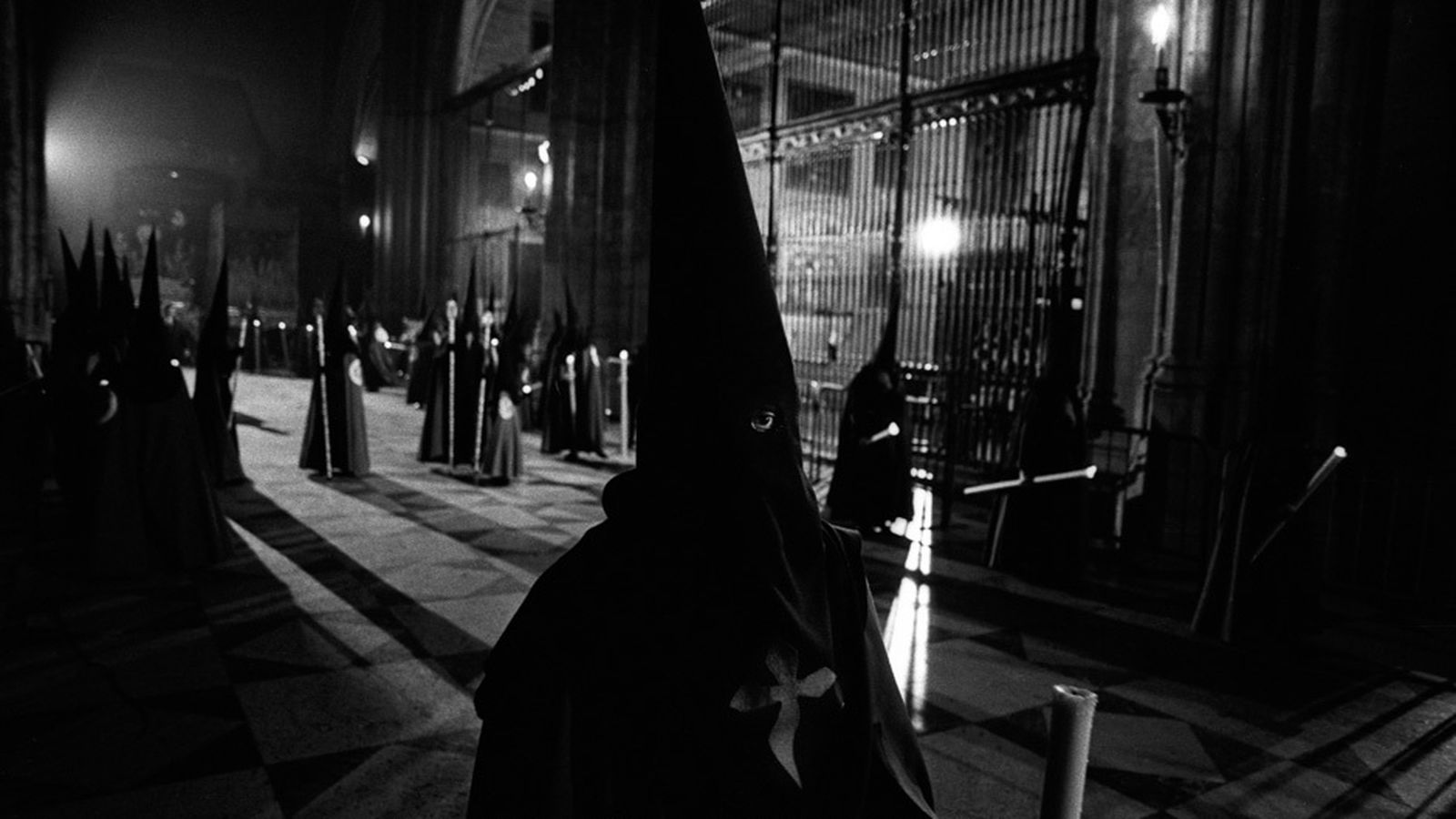 La Hermandad de los Panaderos en el interior de la Catedral