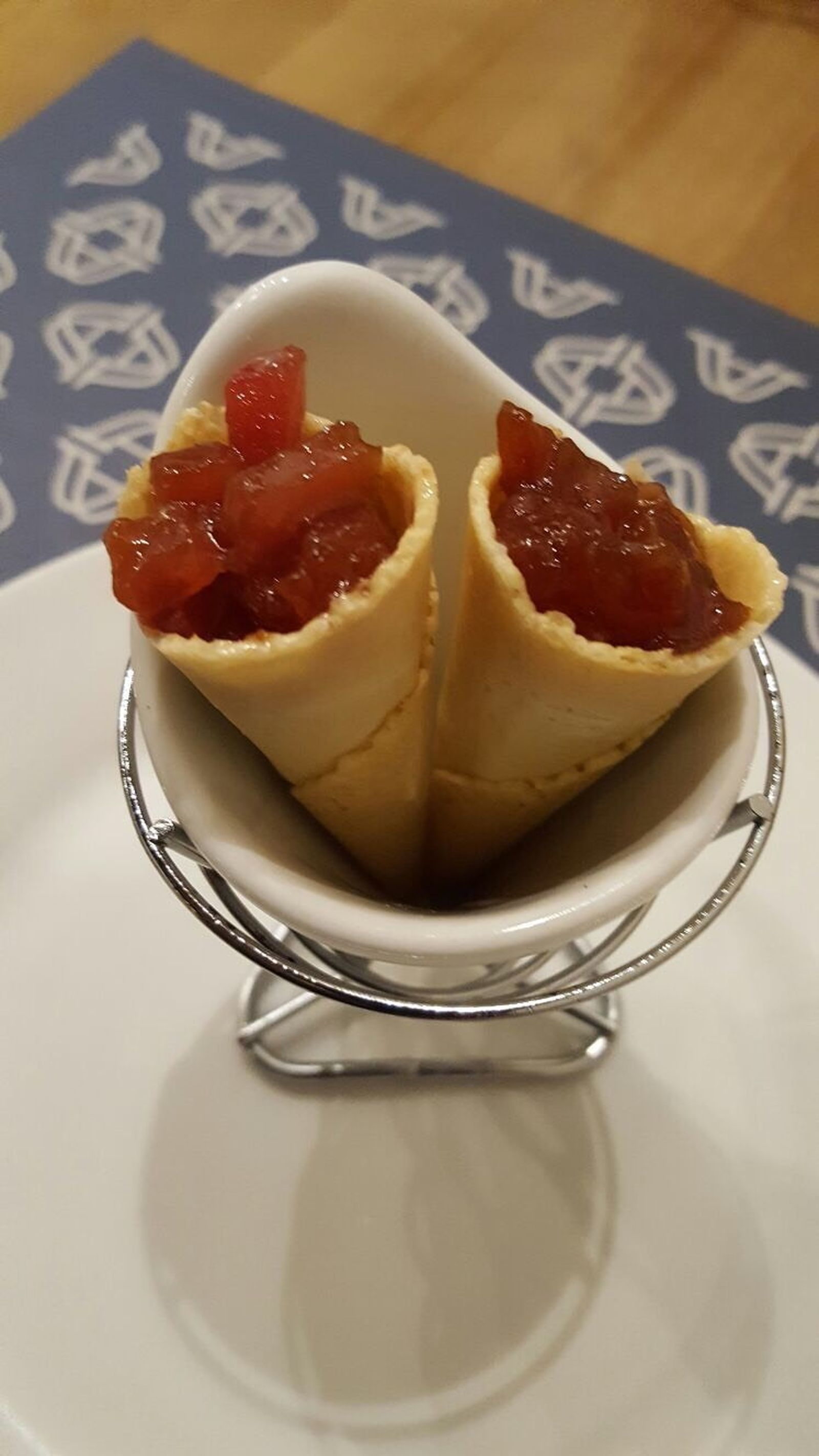 Ay que te comoEJosé MonforteEl cucurucho de guacamole y atún rojo de La Marmita  en Cádiz