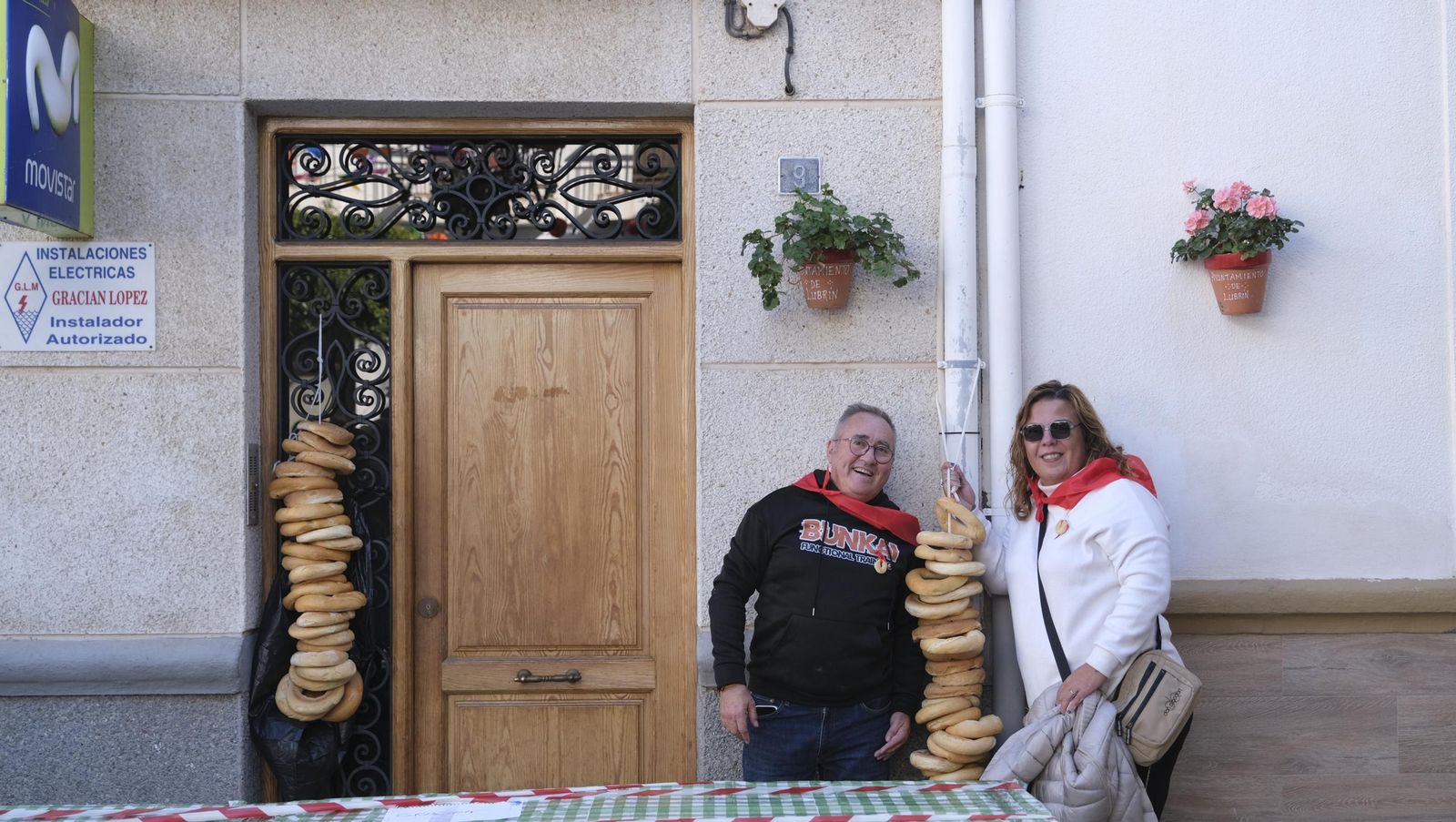 Procesión de San Sebastián y tirada de roscos en Lubrín, en imágenes