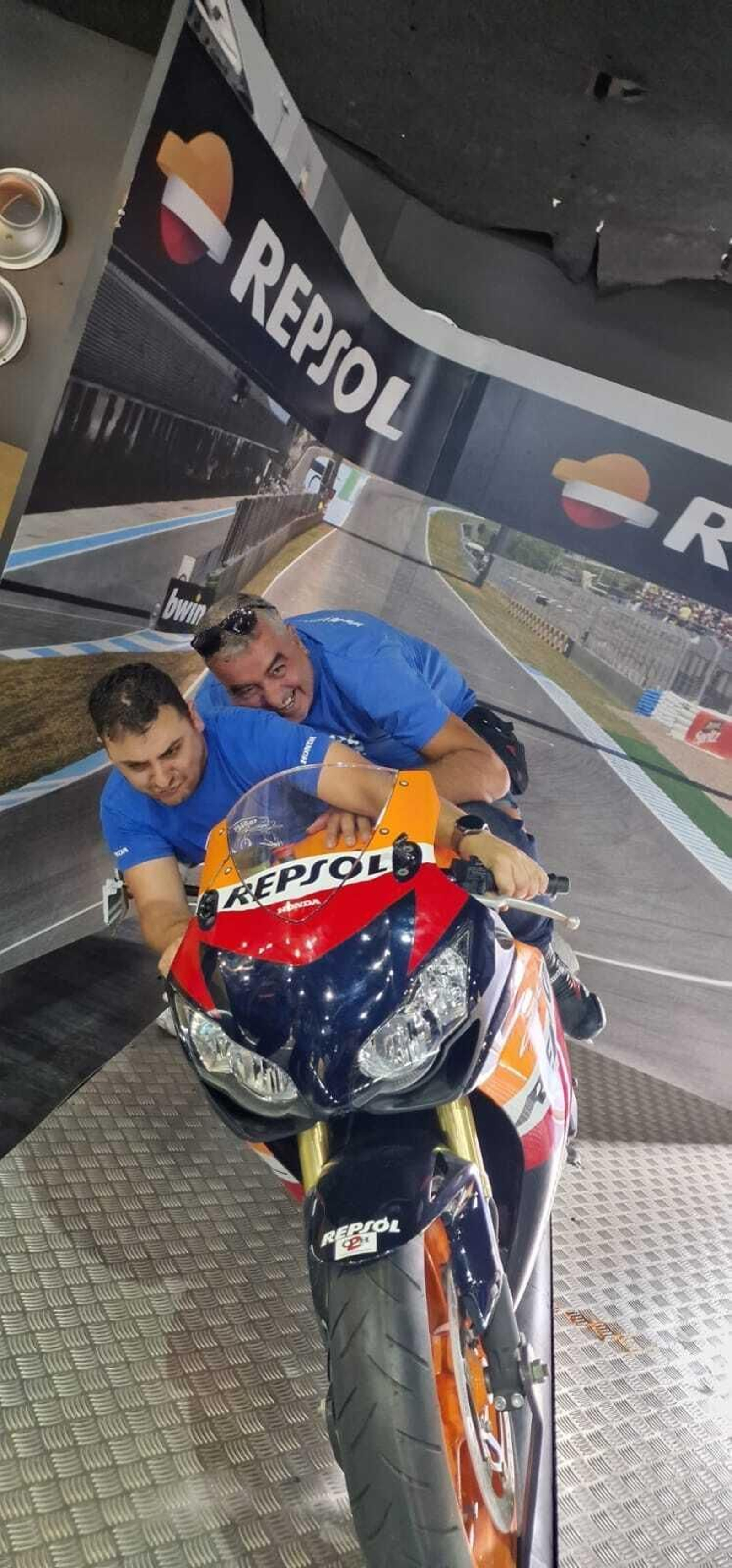 Personas ciegas, en moto por Jerez y el Circuito con Los Viñis