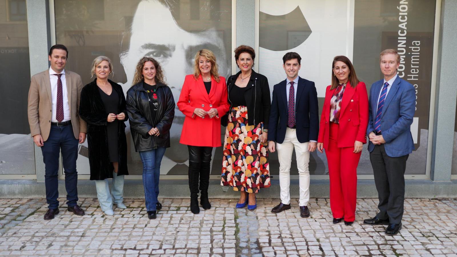 Nacho Molina, Gracia Baquero, Pastora Giménez, Pilar Miranda, Irma Coriano, Teresa Herrera y Alfonso Castro en el Centro de la Comunicación Jesús Hermida.