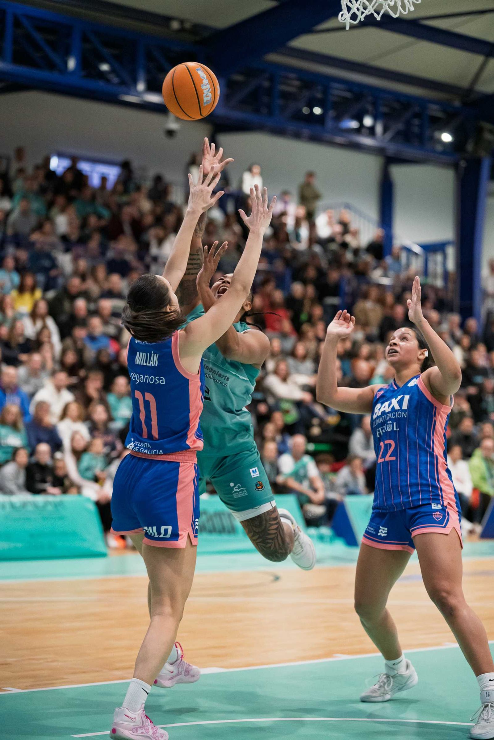 CAB Estepona-Baxi Ferrol: Partido redondo para hacer vibrar al Pineda