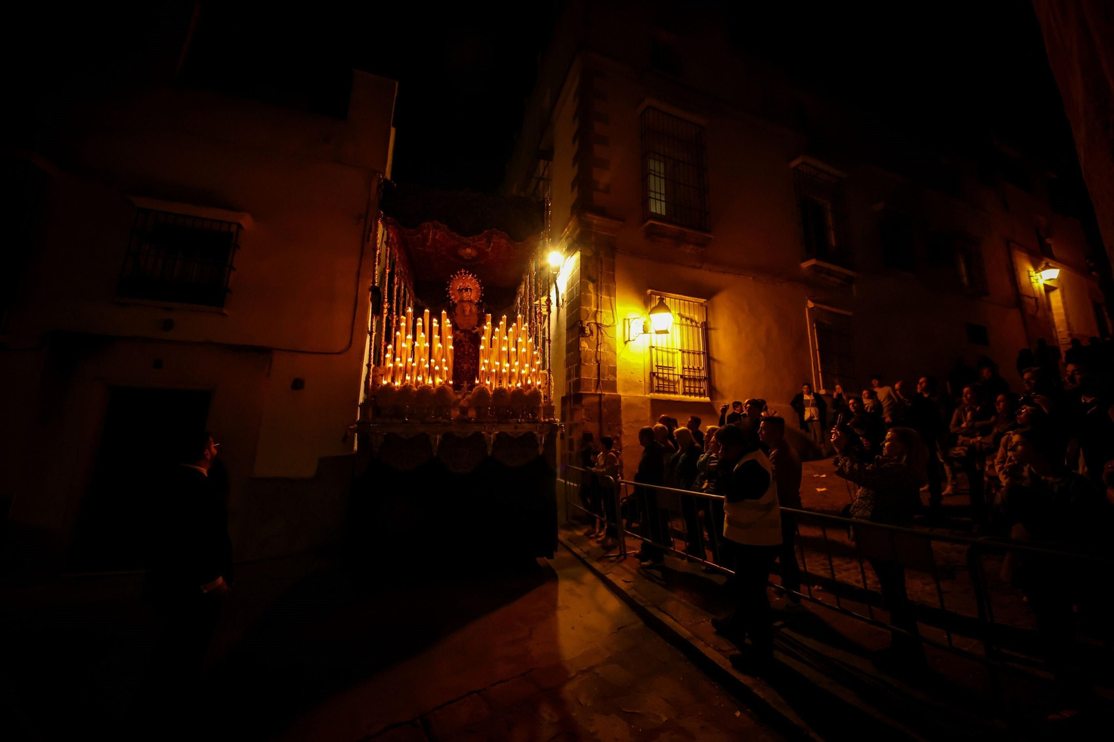 Madrugada del Viernes Santo en Jerez: imágenes de la Noche de Jesús