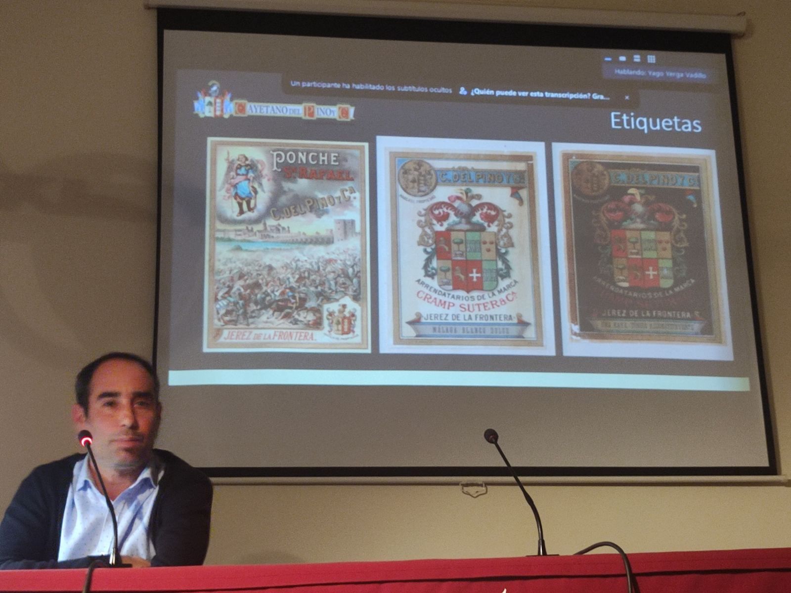 Yago Yerga Vadillo da una conferencia sobre la bodega jerezana Cayetano del Pino, en el Ateneo de Jerez.