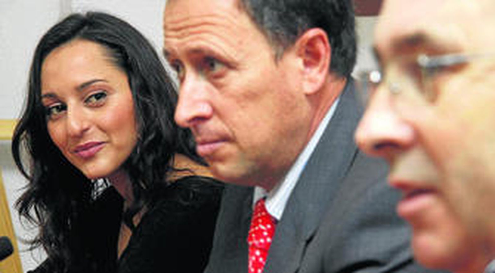 La popular actriz Pepa Rus, durante la rueda de prensa junto a José María Román y José Luis Aragón.