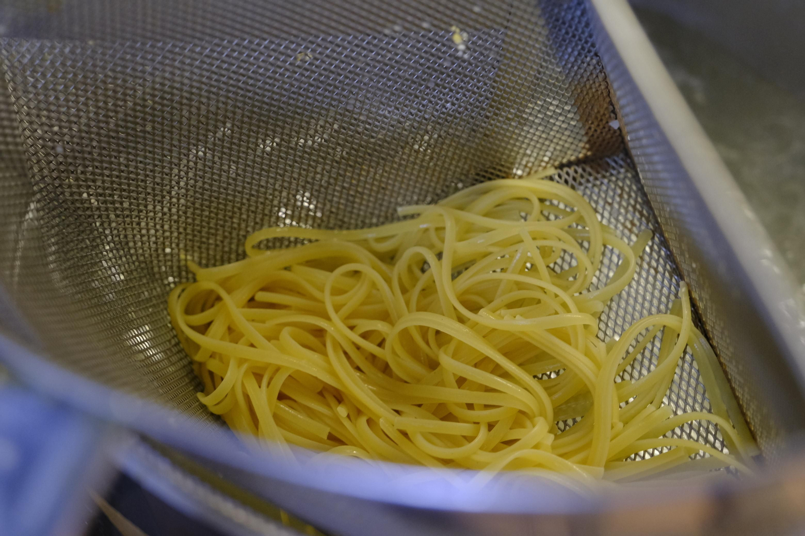 Fotogalería de la Pizzeria La Trattoria, 20 años de vida. Almería