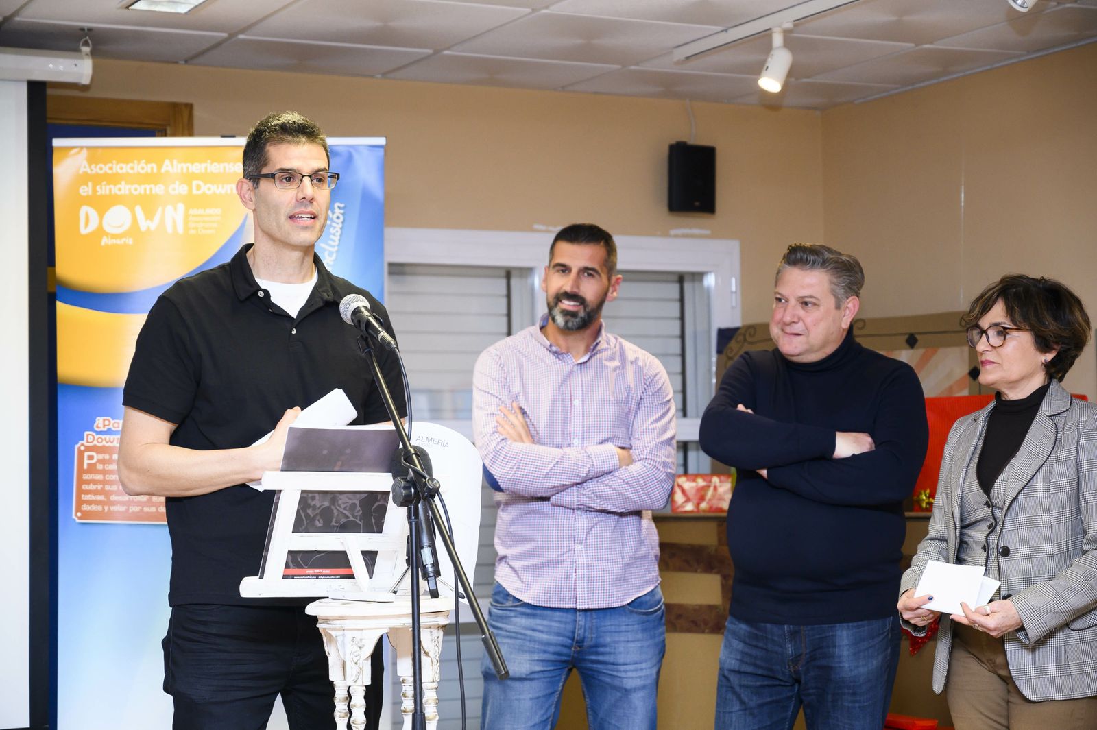 Diego Cruz dando a conocer  nuevas confirmaciones para el Cooltural Fest.