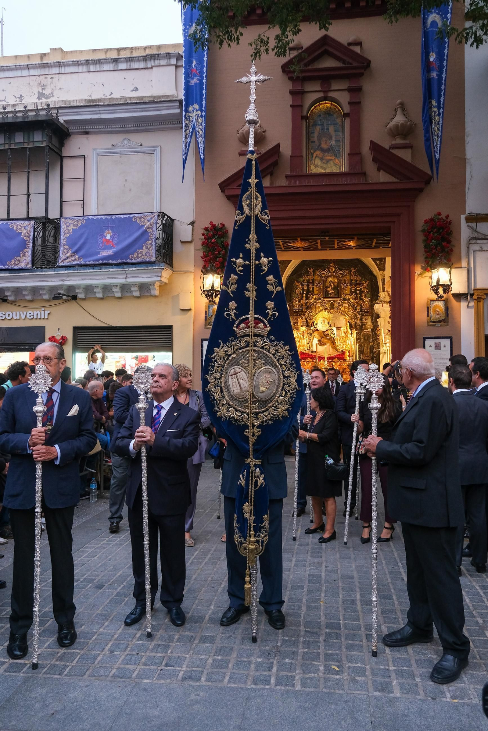 Traslado de la Virgen de la Piedad del Baratillo a la Catedral para su coronación