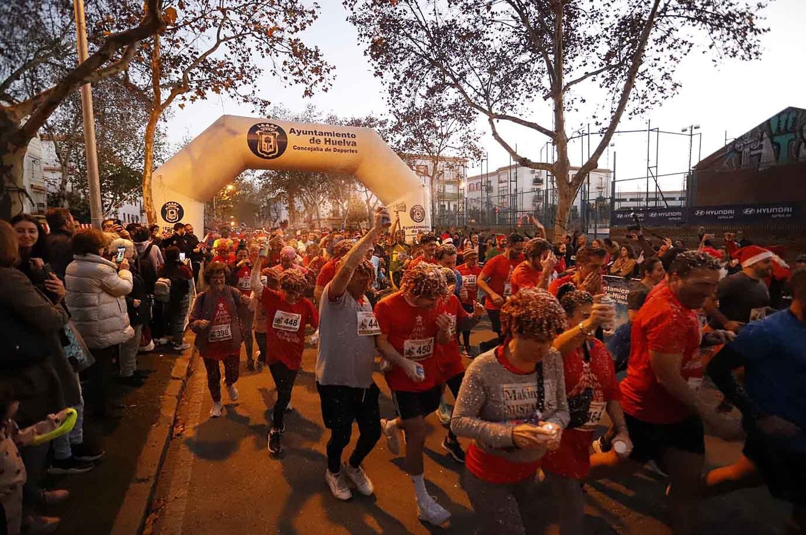 Imágenes de la carrera de San Silvestre en Huelva