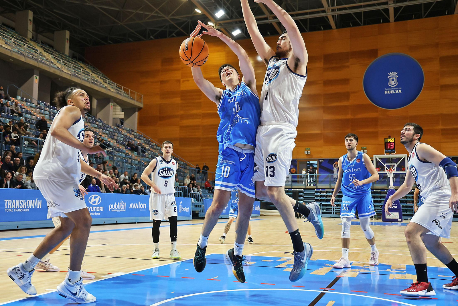 Imágenes del partido de baloncesto entre el Ciudad de Huelva y La Salud Archena