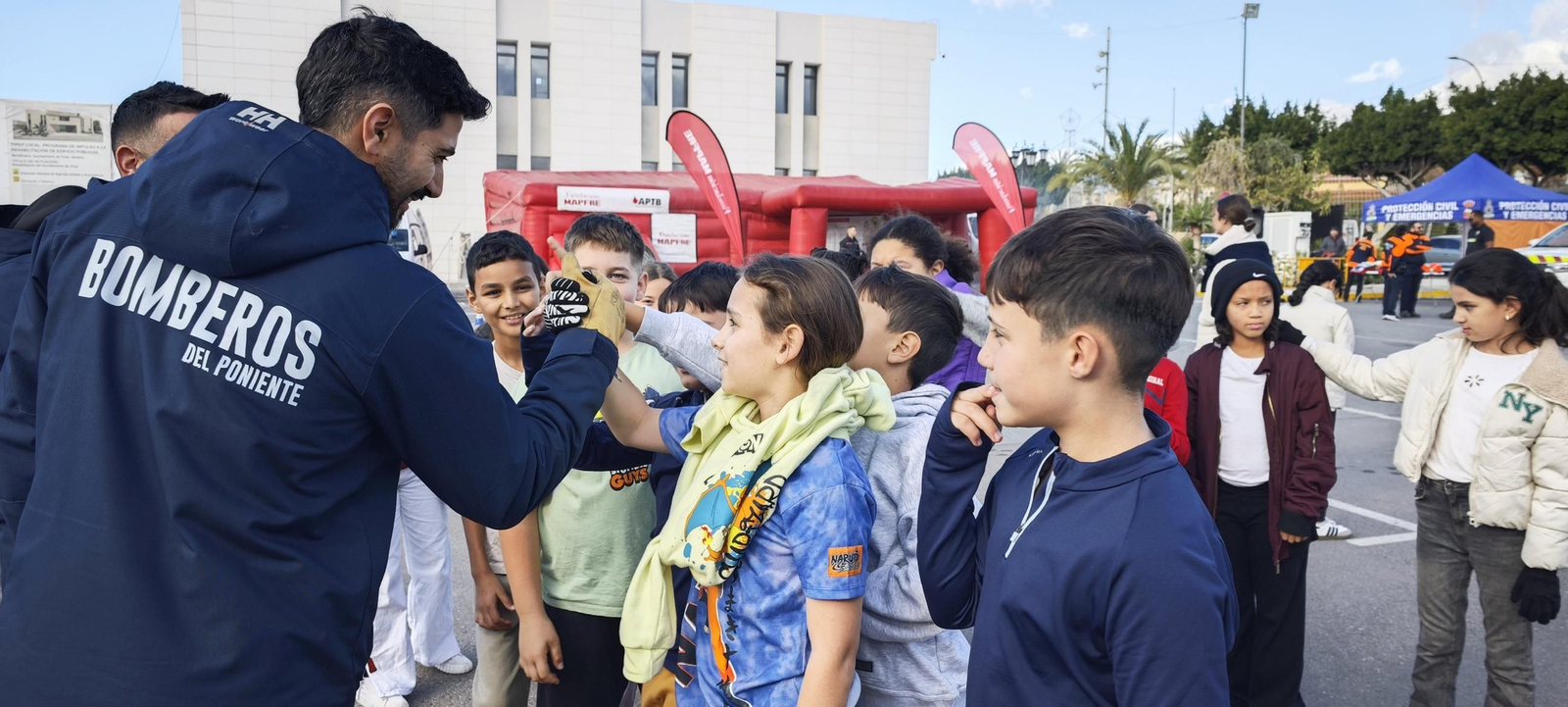 Los escolares conocieron de cerca el trabajo de las fuerzas de seguridad.
