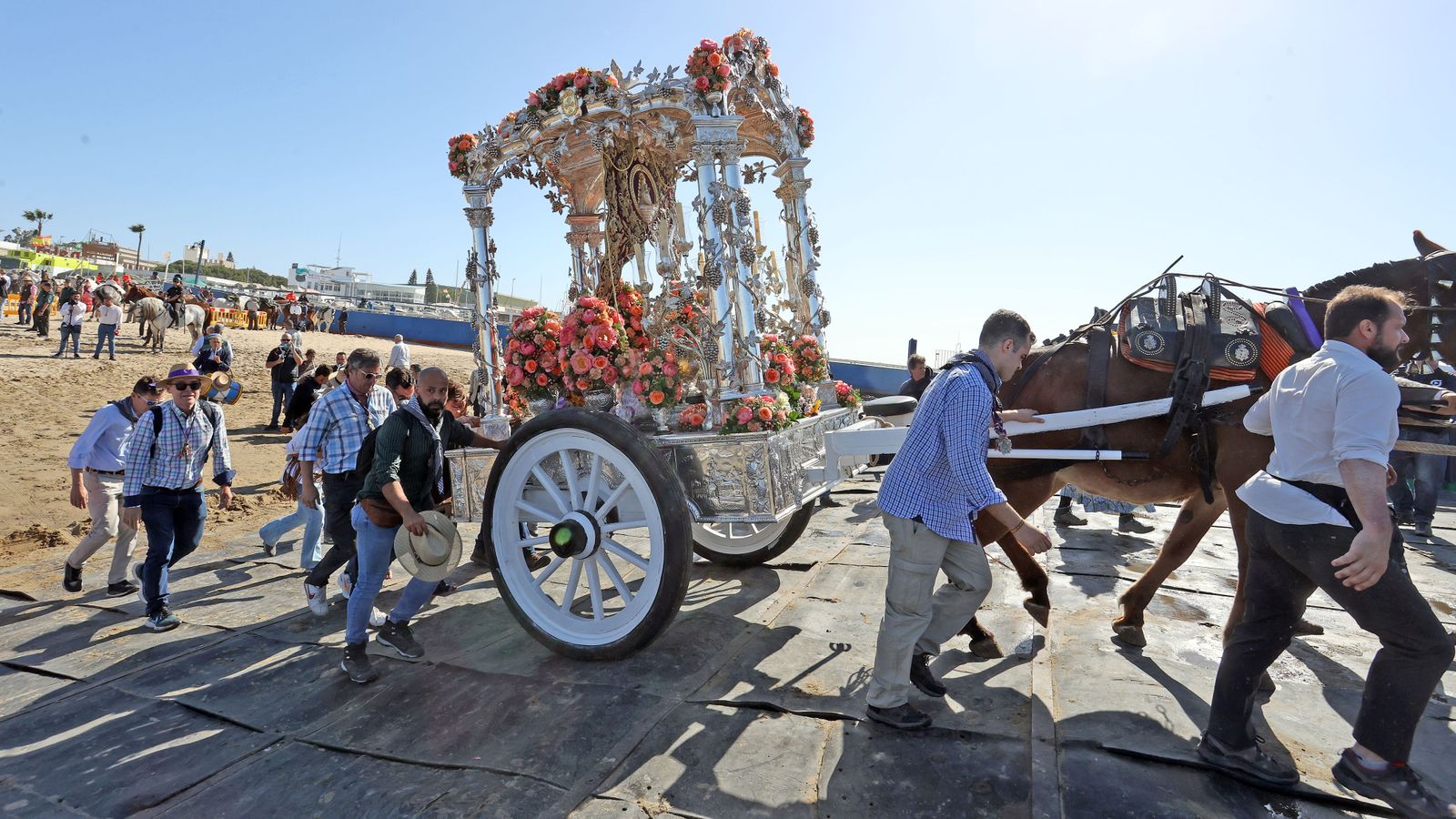 La Hermandad del Rocío de Jerez inicia su camino
