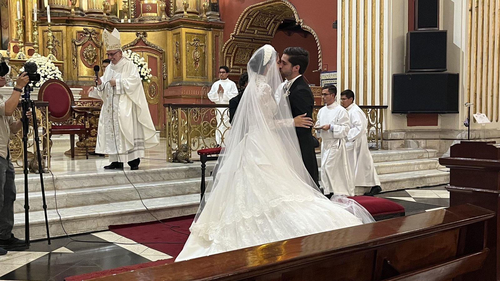 Josefina Vargas y su marido recién casados