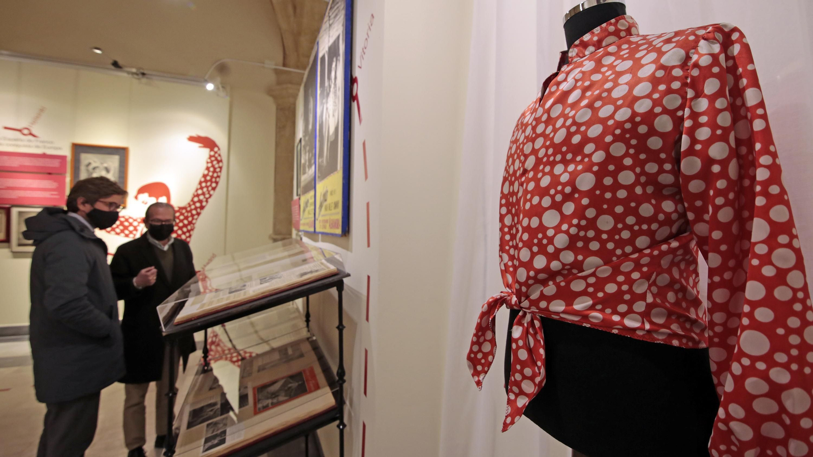 Inaugurada la exposición de Antonio El Bailarín