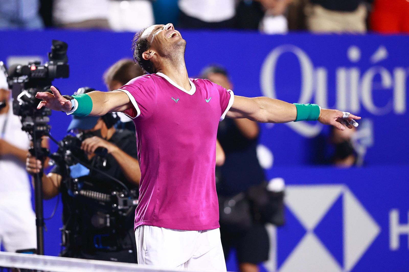 Nadal celebra el título logrado en Acapulco tras vencer a Norrie