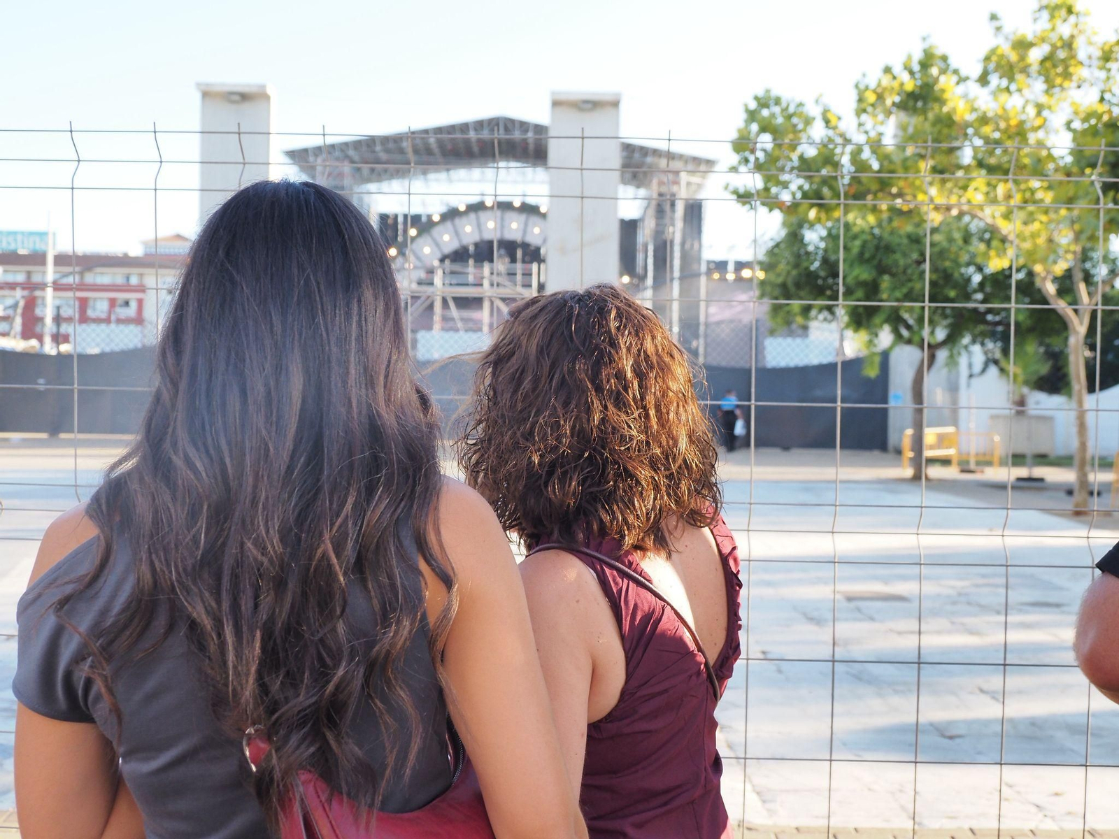 Ambiente previo al concierto de Manuel Carrasco en Isla Cristina