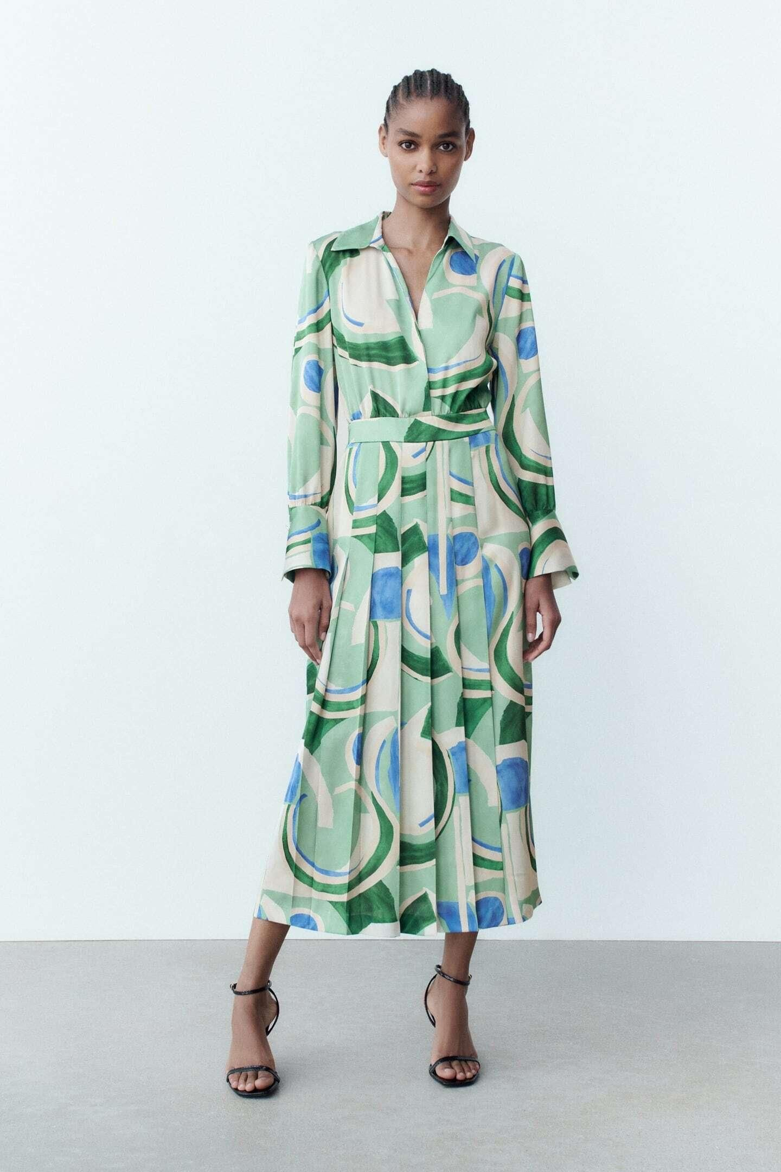 Vestido estampado con tablas de Zara.