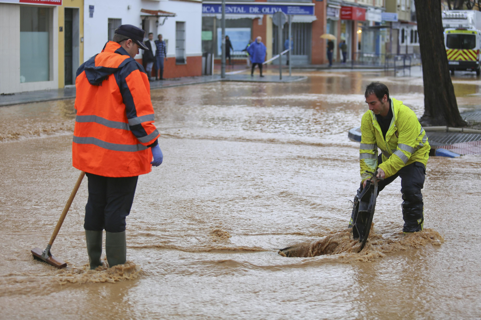 Campanillas anegada tras las lluvias, en fotos