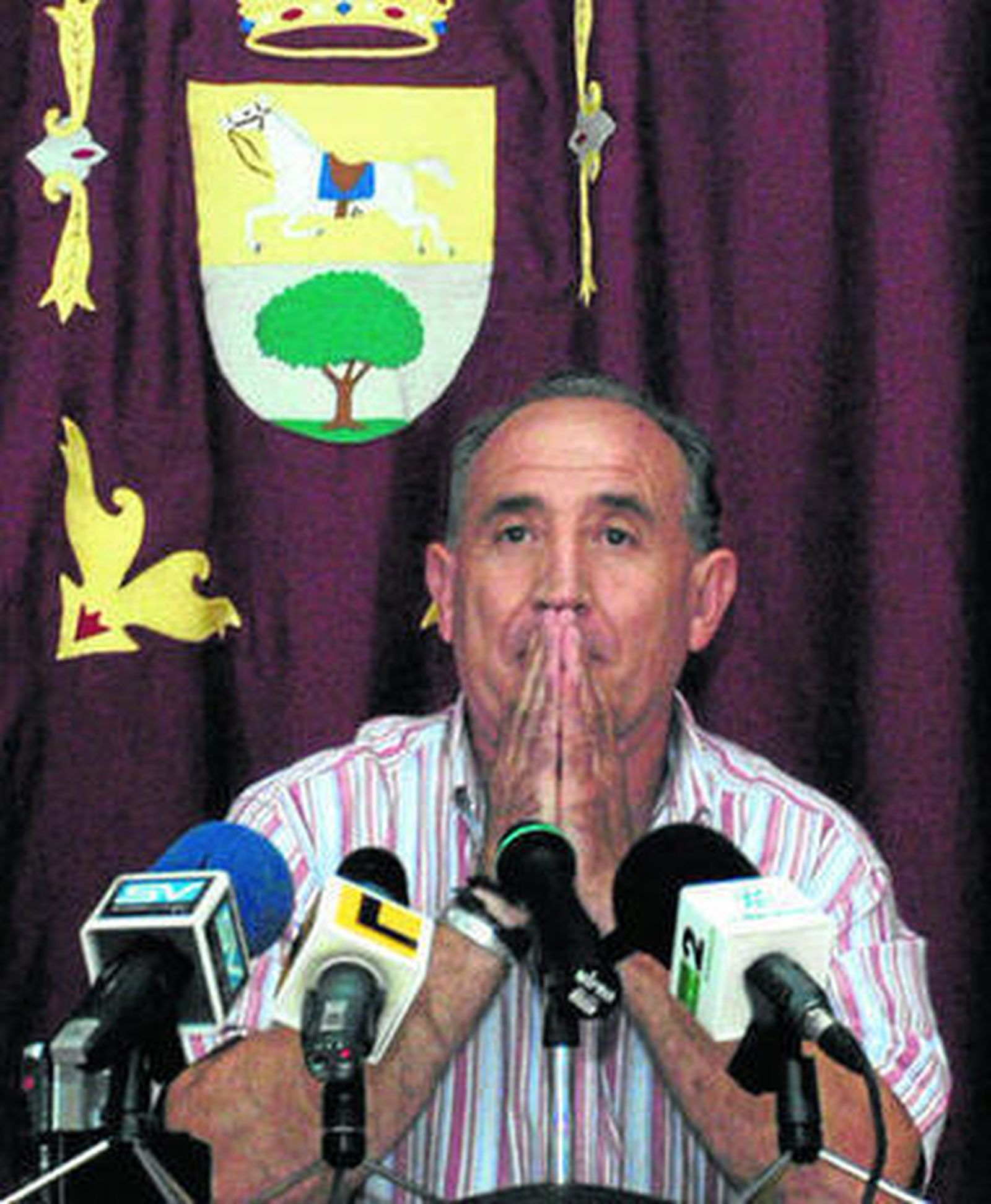 Pedro Ruiz, ex alcalde de Puerto Serrano, durante un pleno.
