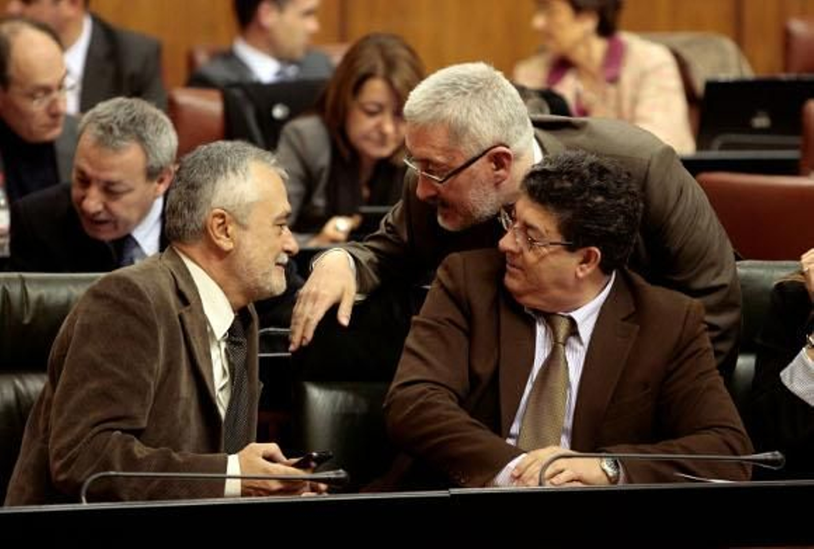 Zoido pide a Griñán que explique la "condonación" de créditos al PSOE-A