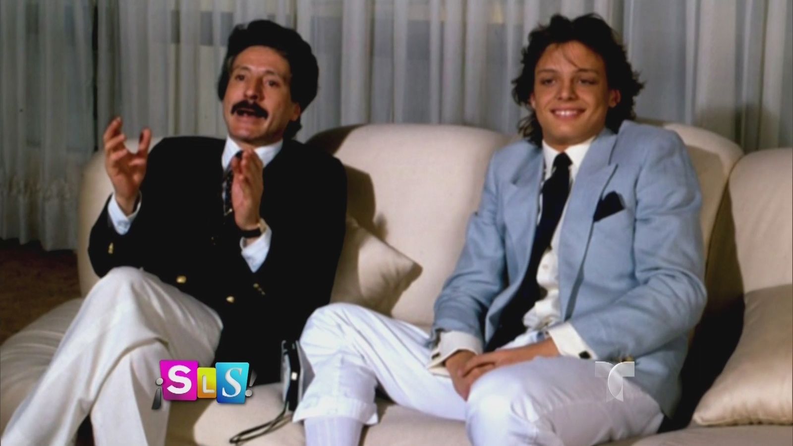 Entrevista del cantante y su padre en una cadena mexicana.