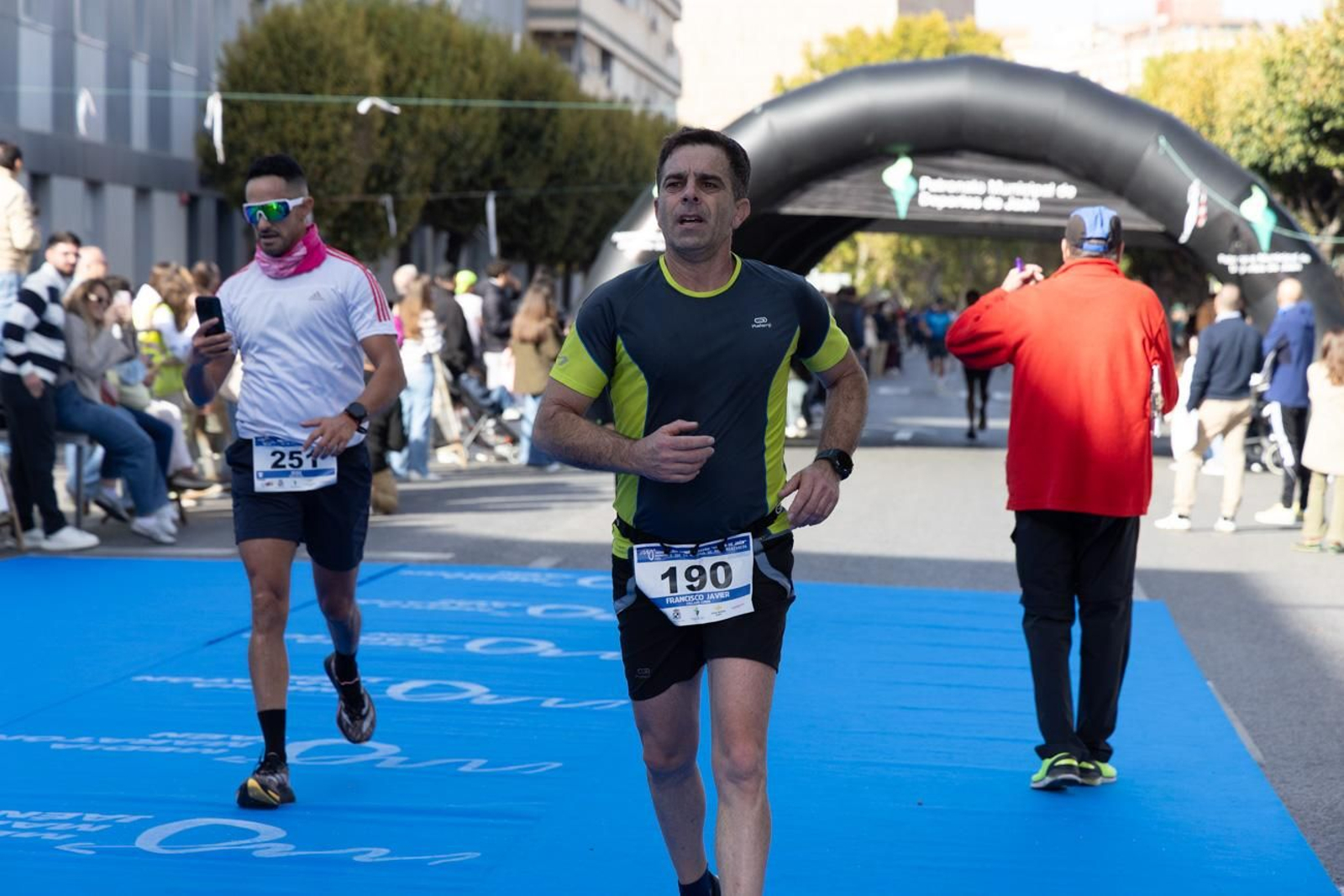 En imágenes: multitudinaria e histórica XXIX Media Maratón 'Ciudad de Jaén' y 10k en memoria de Paco Manzaneda