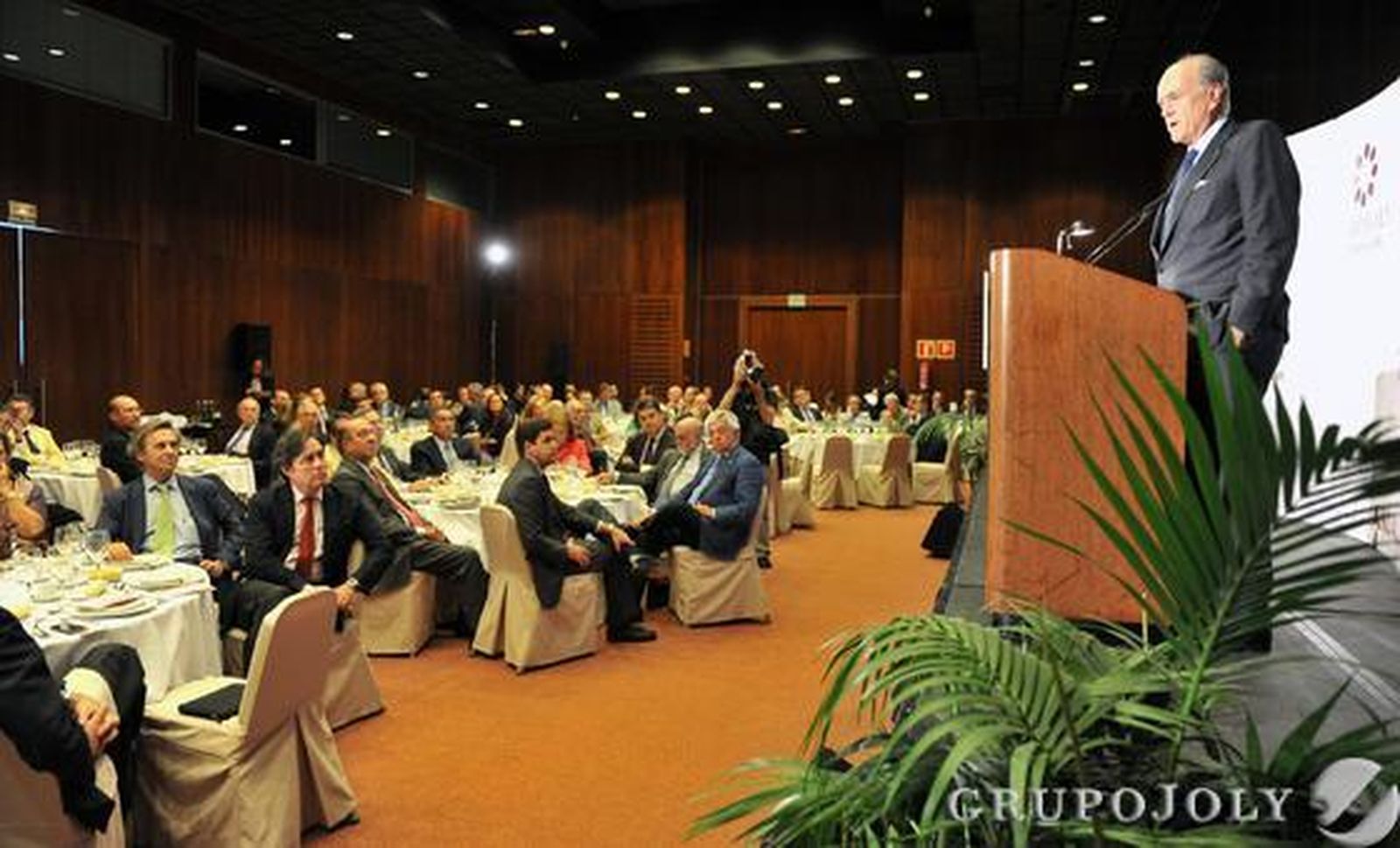 Baldomero Falcones, presidente de FCC, durante su intervención en el Foro Joly Andalucía.

Foto: Victoria Hidalgo / Juan Carlos Vazquez