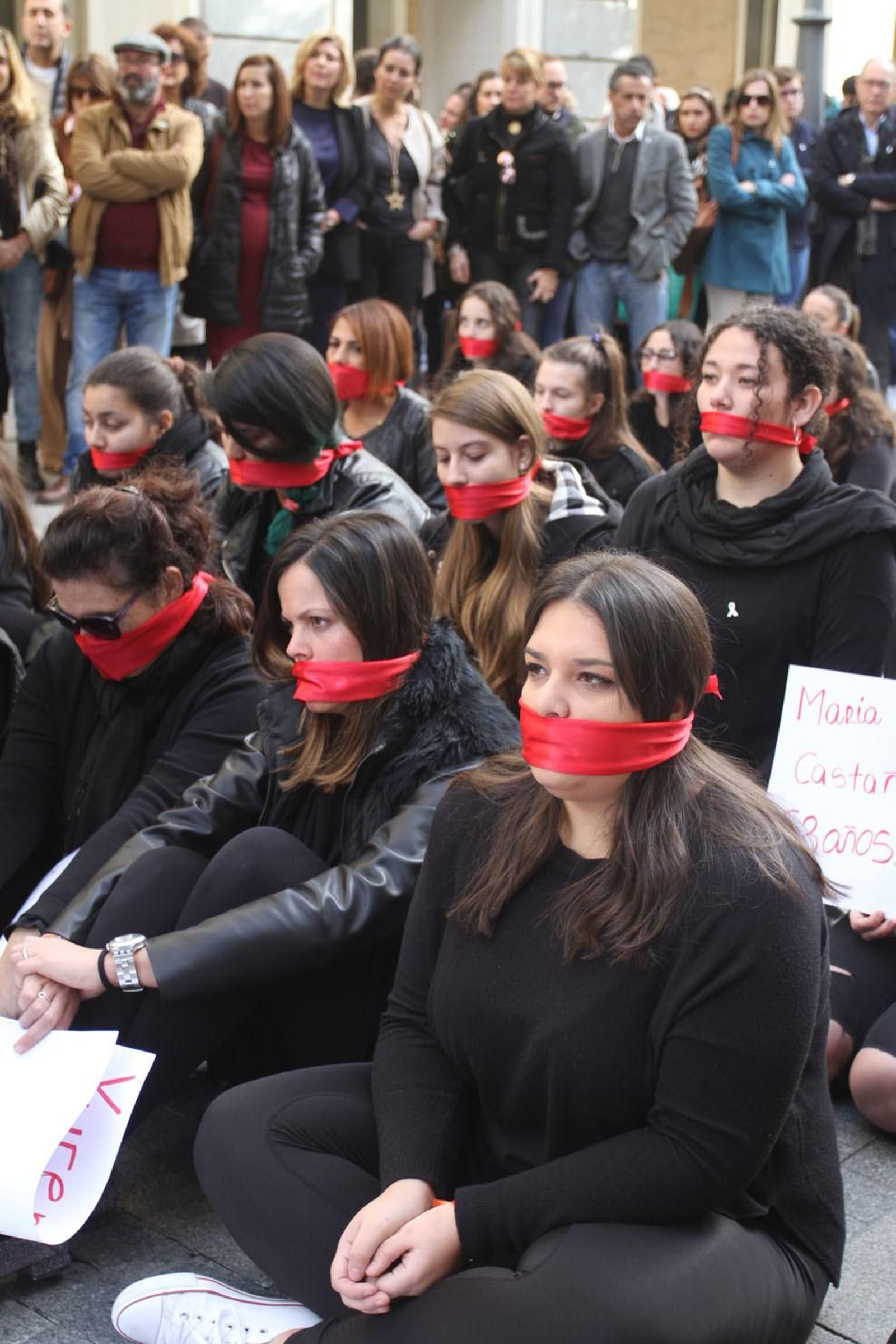 Lectura de manifiesto de violencia contra la mujer