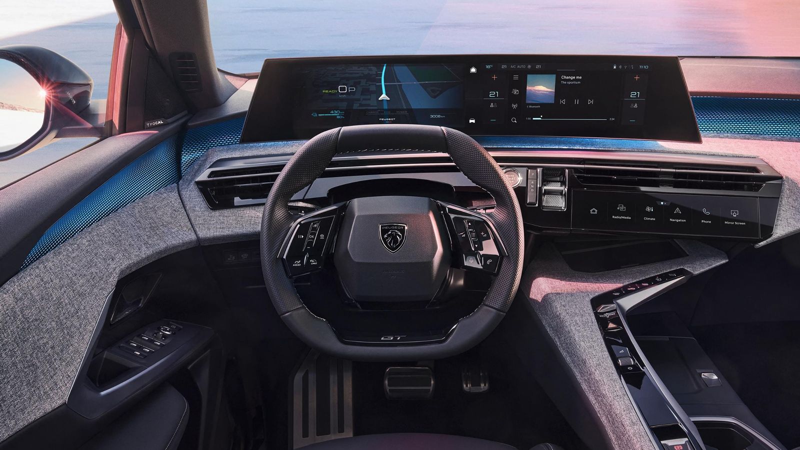 Entre los objetivos de Peugeot está mejorar la ergonomía respecto a otros i-Cockpit, para lo que se han modificado volante, mandos, etc.