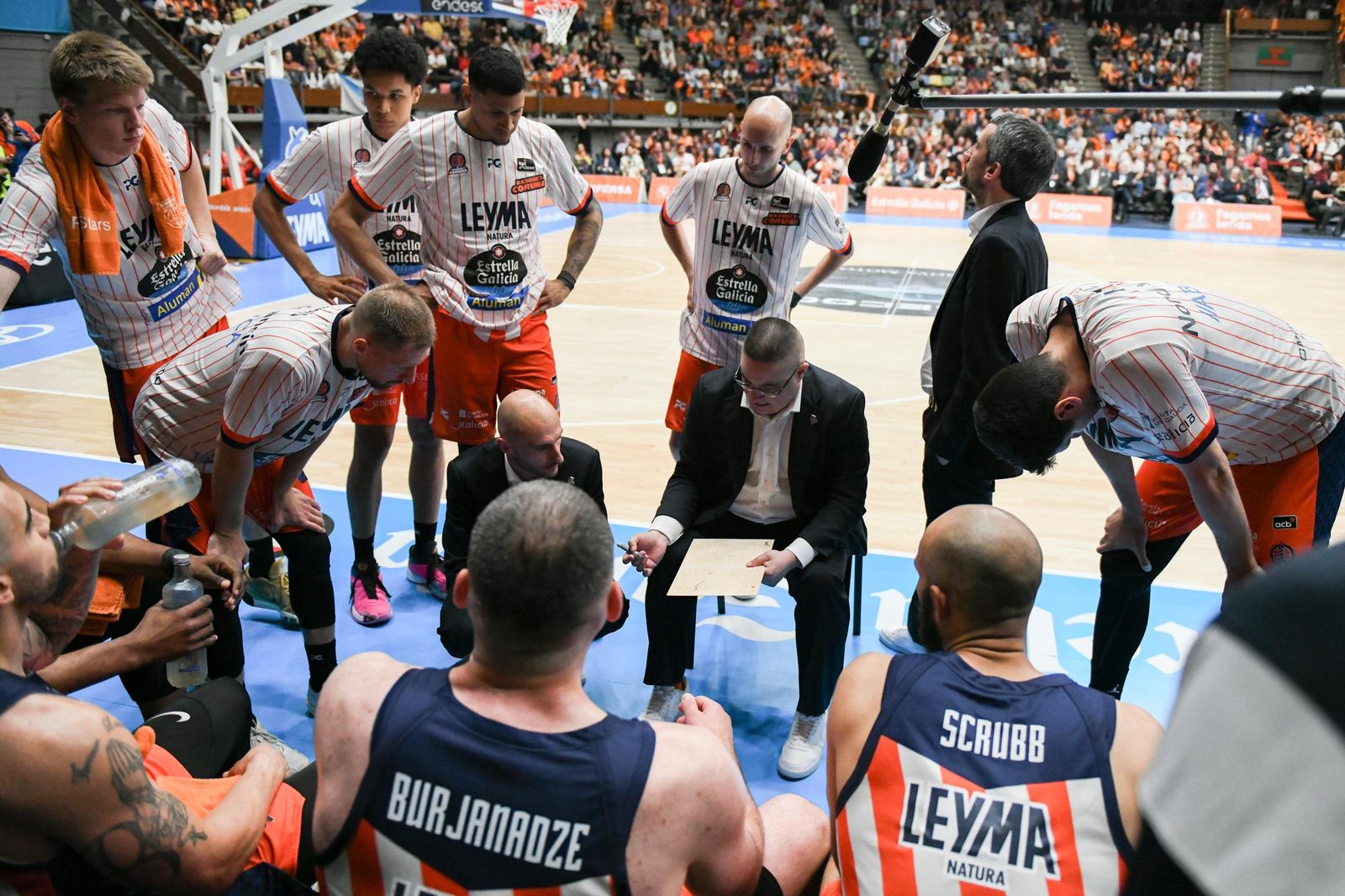 El Barcelona cae en La Coruña y deja al Unicaja prácticamente seguro como cuarto en la ACB