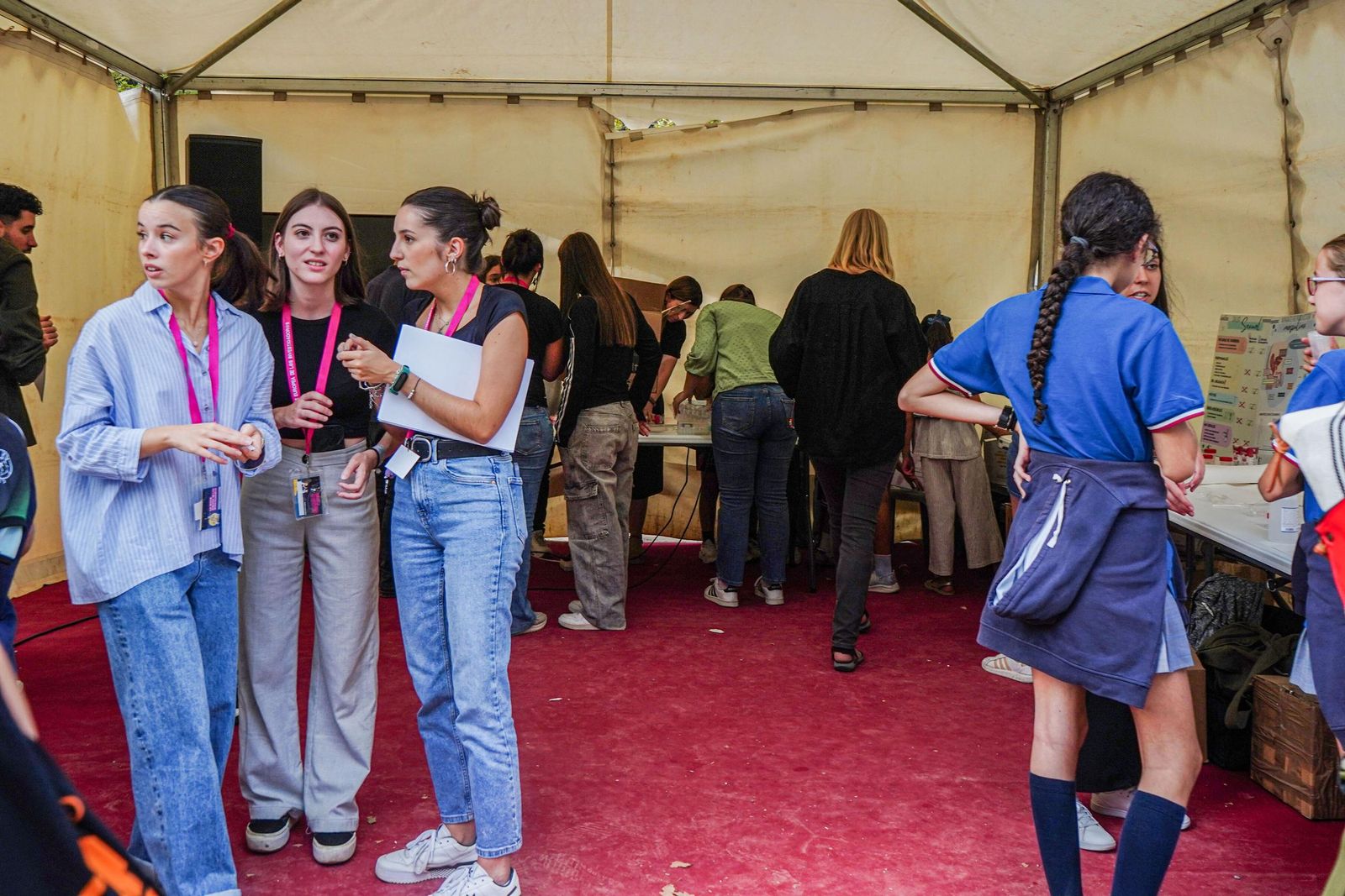 Las mejores imágenes de la Noche de los Investigadores en Granada