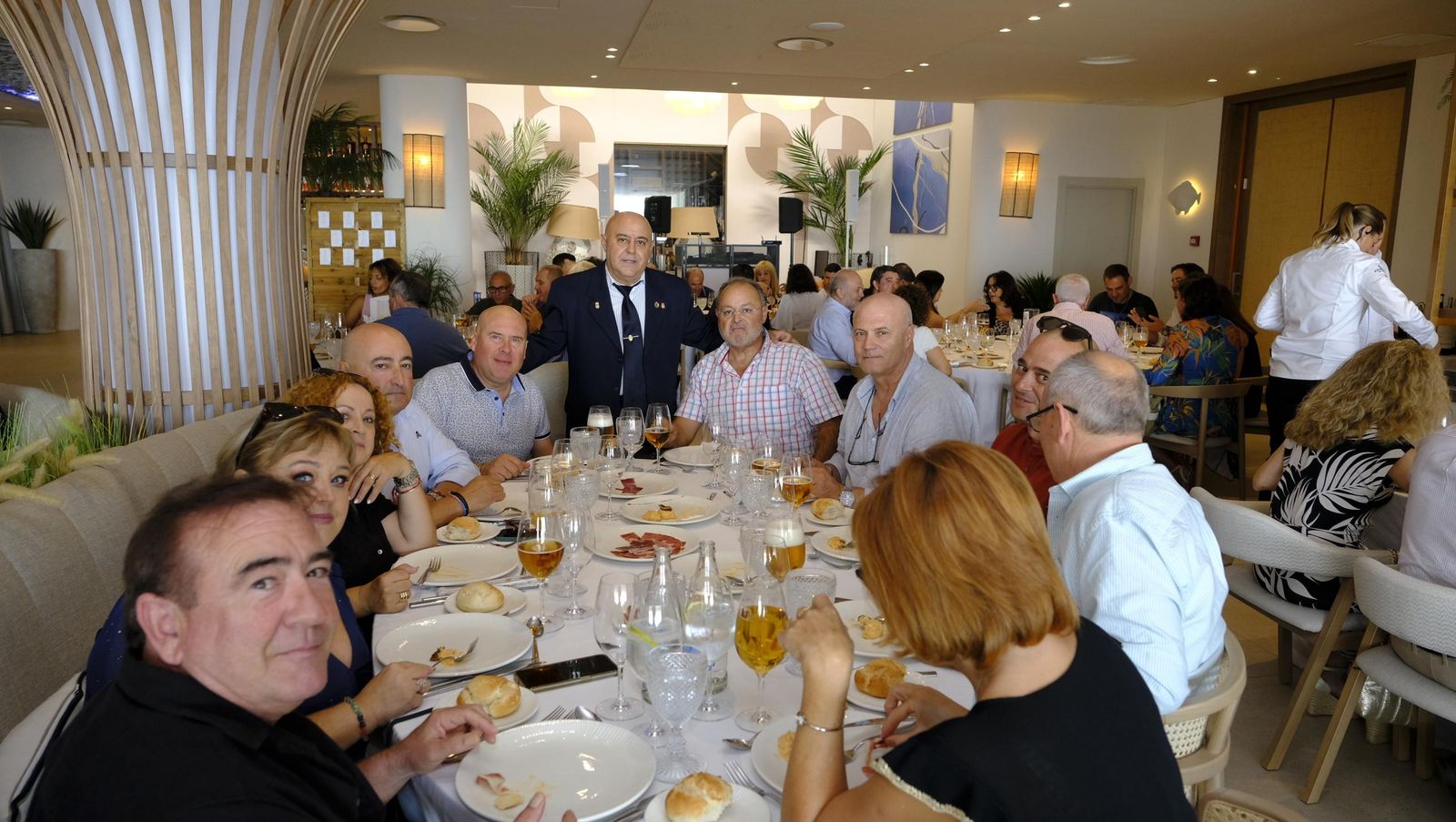 Comida de homenaje por su jubilación a Francisco Martínez, jefe de Servicios de 'El Acebuche'