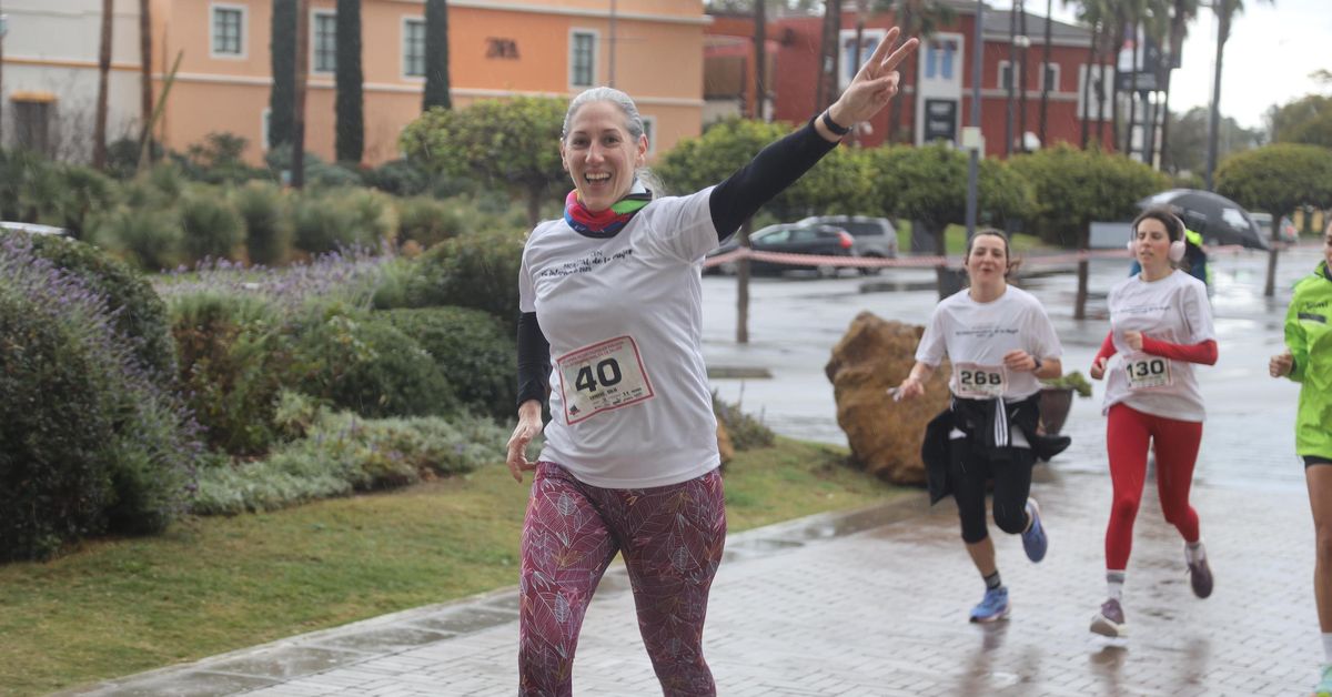 La Carrera por el Día Internacional de la Mujer en Plaza Mayor, en fotos