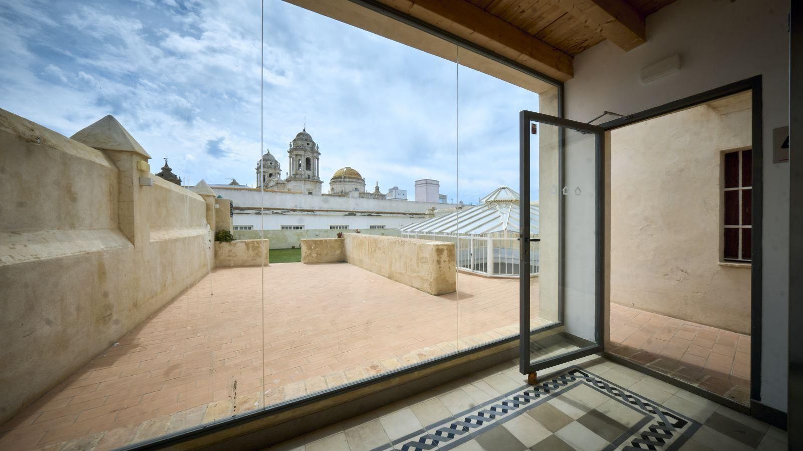 El hotel cuenta con unas vistas privilegiadas a la ciudad de Cádiz