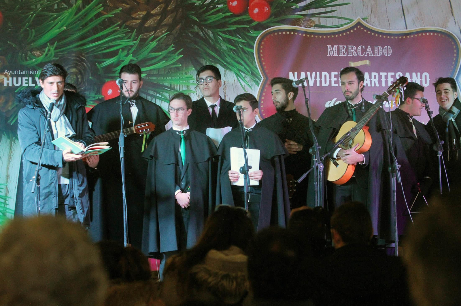 Imágenes del cuentacuento de la Navidad de Huelva Información.