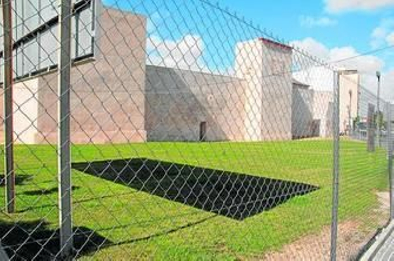 Espacio en el que el Ayuntamiento quería adecuar la plaza peatonal con el mástil para izar una bandera española.