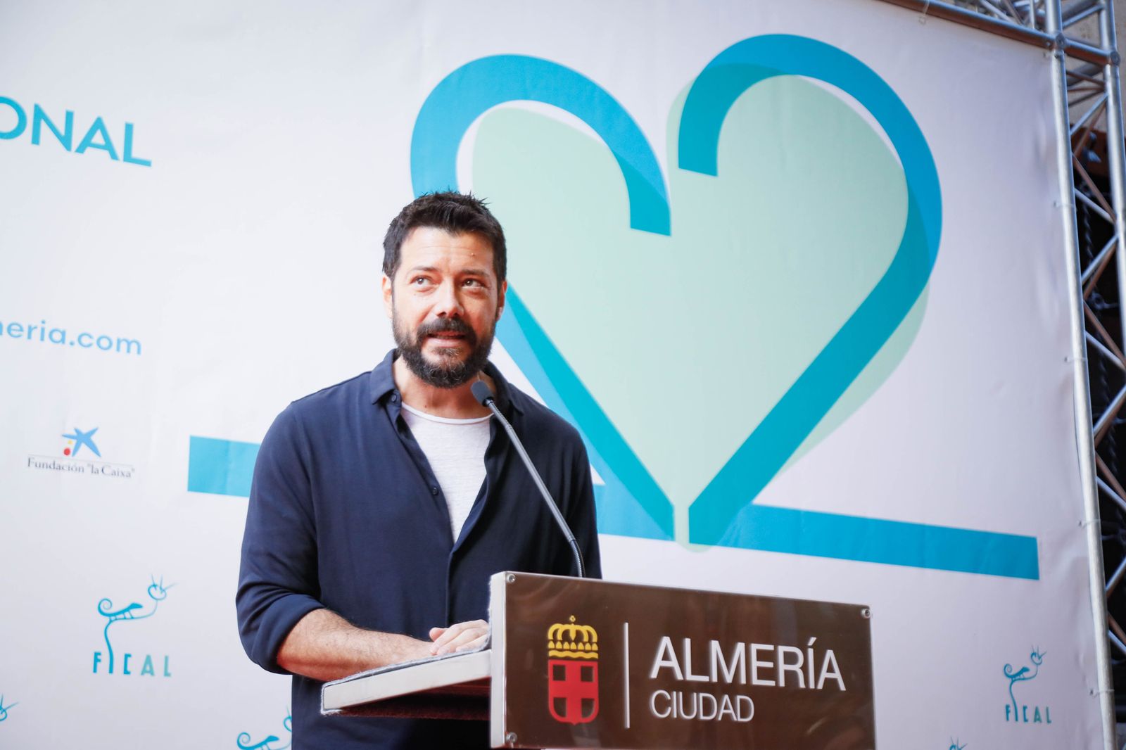 Imágenes en el paseo de la fama de Álvaro Morte