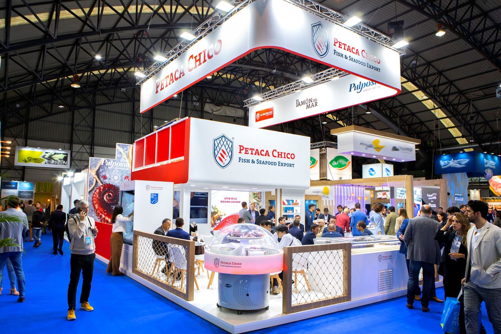 Stand de la firma gaditana Petaca Chico en la feria de pescado Conxemar.