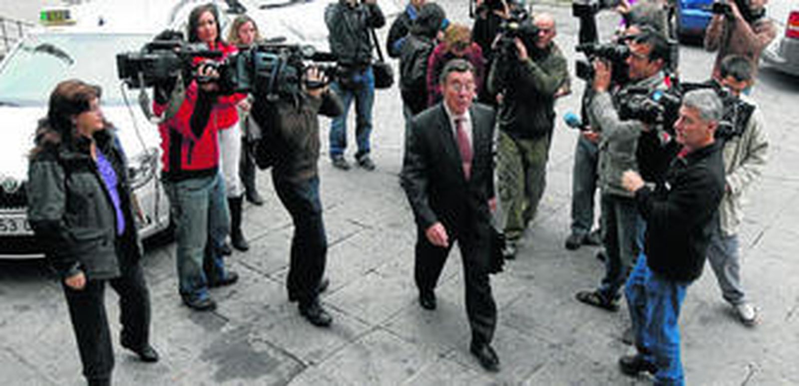 Sánchez de Puerta, abogado de José Bretón, a la llegada a la Audiencia en noviembre de 2011.