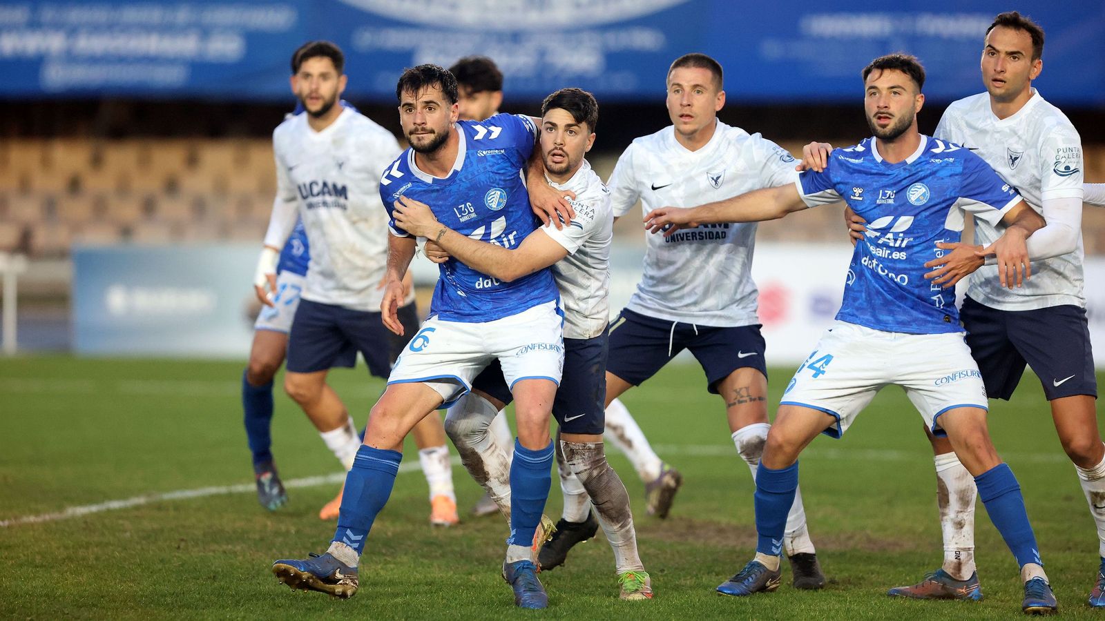 Imágenes del Xerez DFC contra el UCAM Murcia CF en Chapín