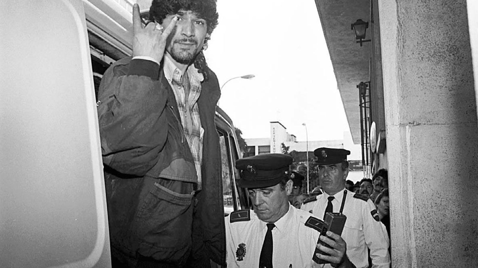 Bernardo Montoya tras ser detenido en 1995 por el asesinato de una anciana en Cortegana