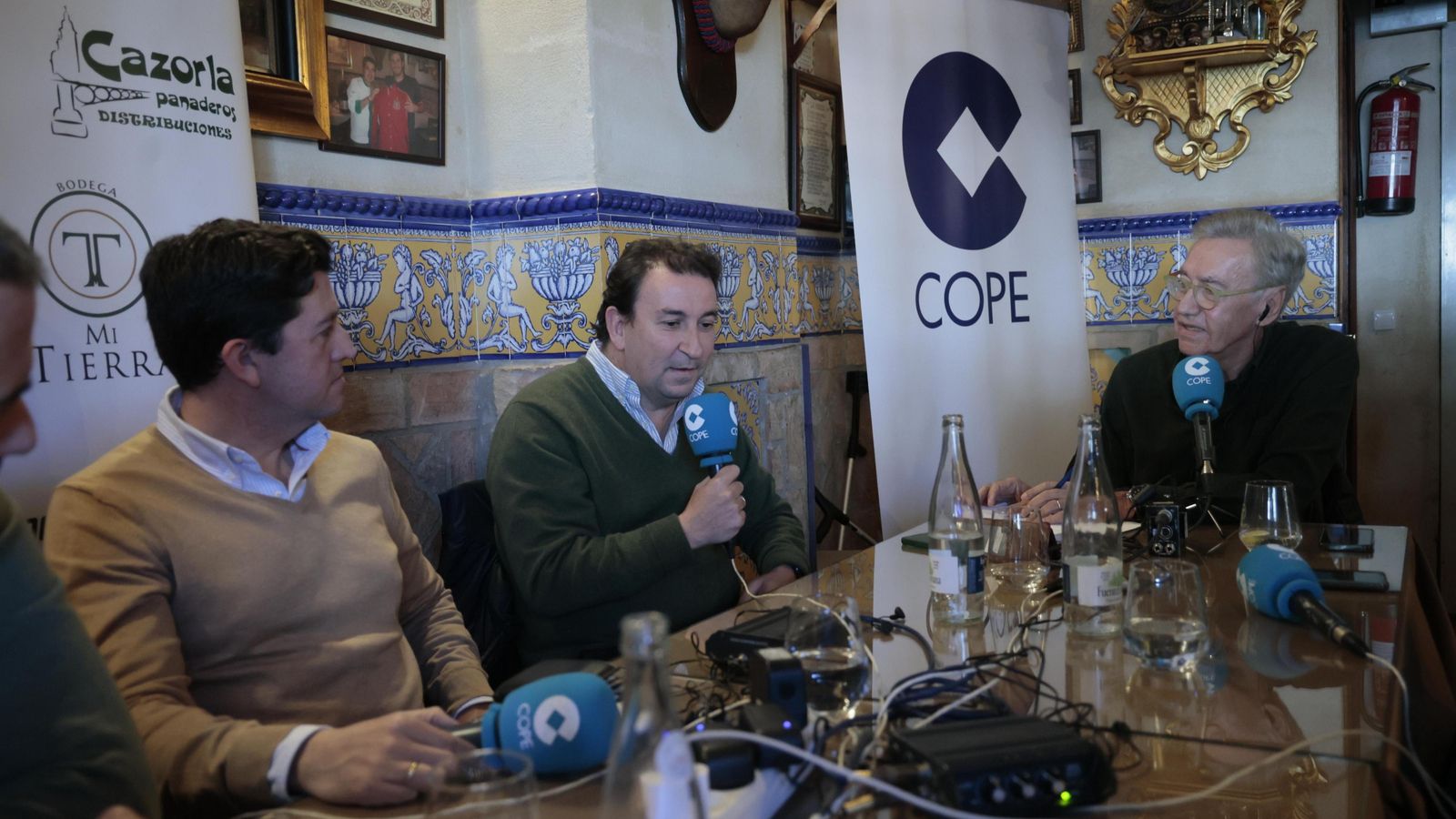 Catalán, junto a Miguel Calzado, en un momento de la entrevista.