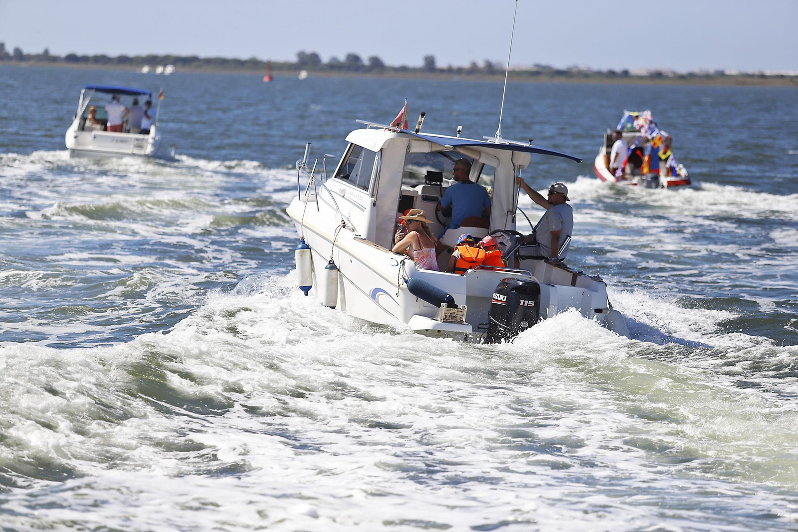 Las imágenes de la Virgen del Carmen por la Ría de Huelva