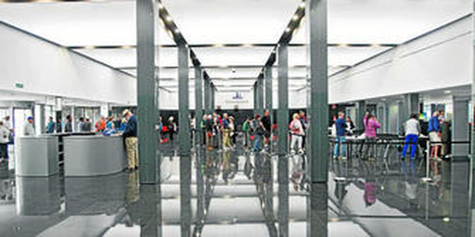 La nueva terminal de cruceristas del puerto de Cádiz prioriza la seguridad de pasajeros y tripulantes sin descuidar el diseño de sus instalaciones.