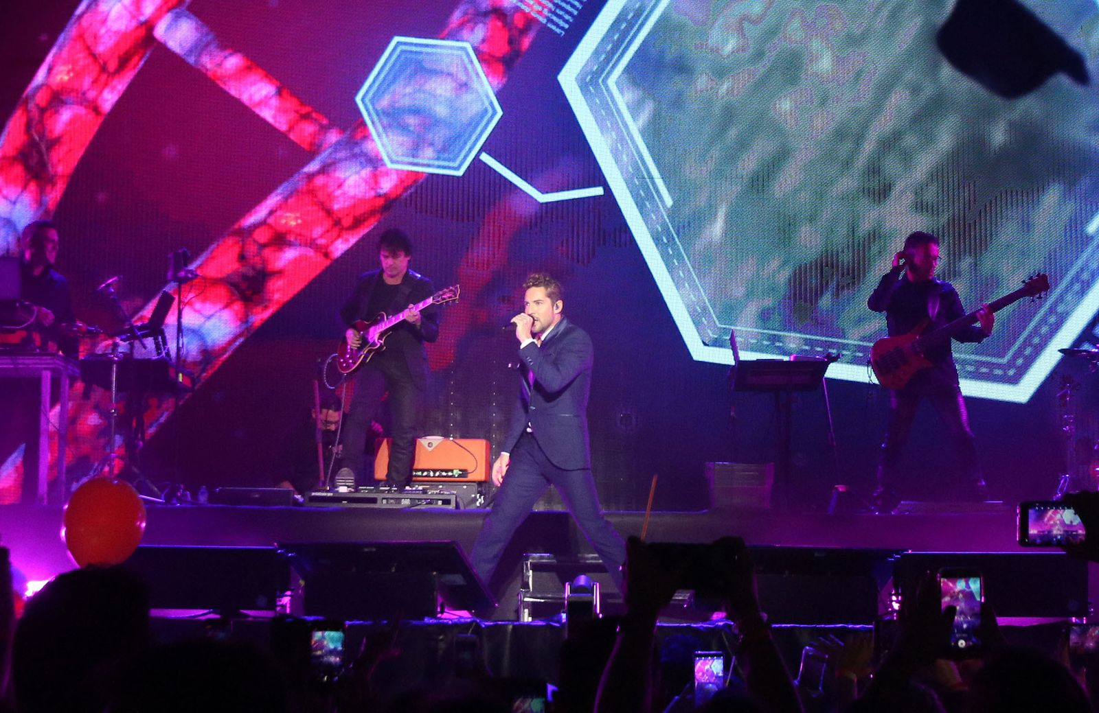 Las imágenes del concierto de Bisbal en la plaza de Toros de Roquetas de Mar