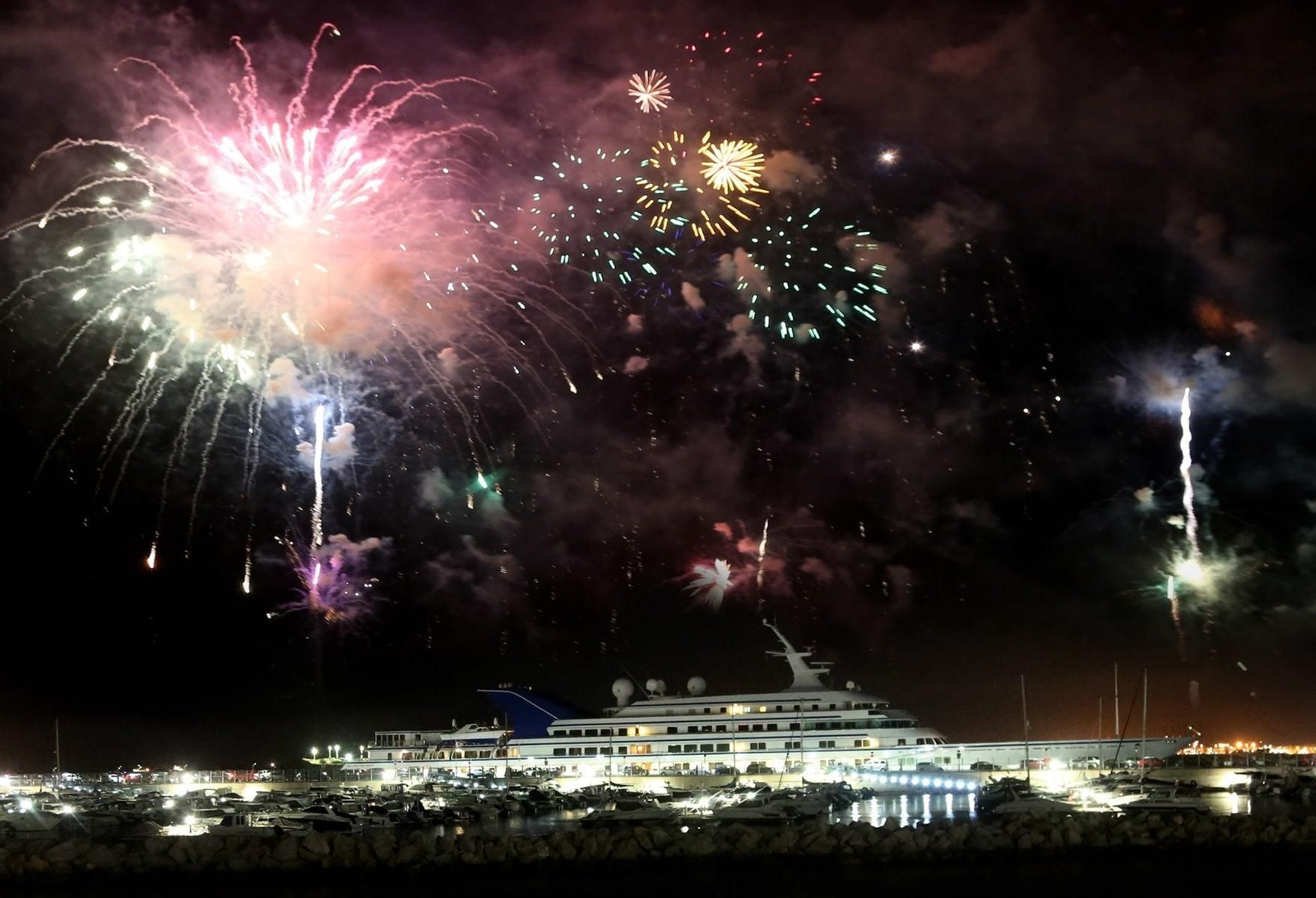 Los fuegos artificiales del National Day. Los fuegos artificiales del National Day.