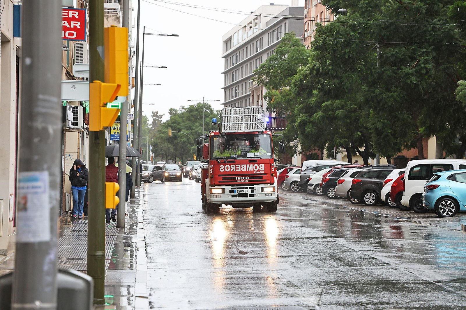 Imágenes de la lluviosa mañana de sábado en Huelva