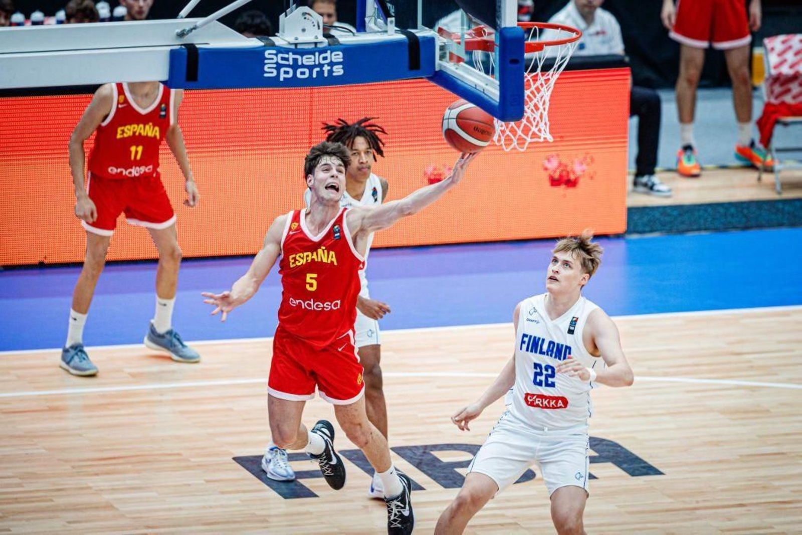 Mario Saint-Supéry roza otro triple doble en el Europeo sub 18