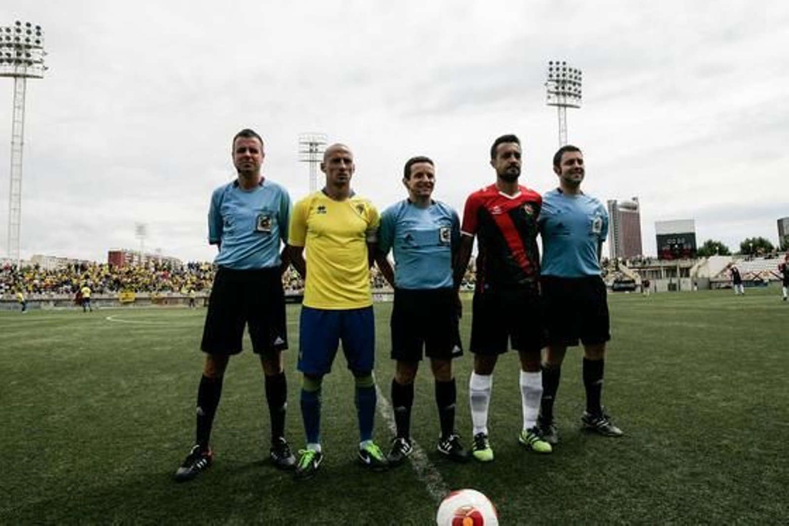 Las imágenes del L'Hospitalet-Cádiz